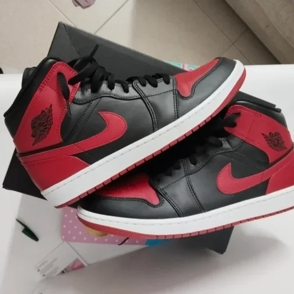Air Jordan retro 1Mind Bred
