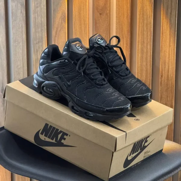 NIKE TN 1.1”black”