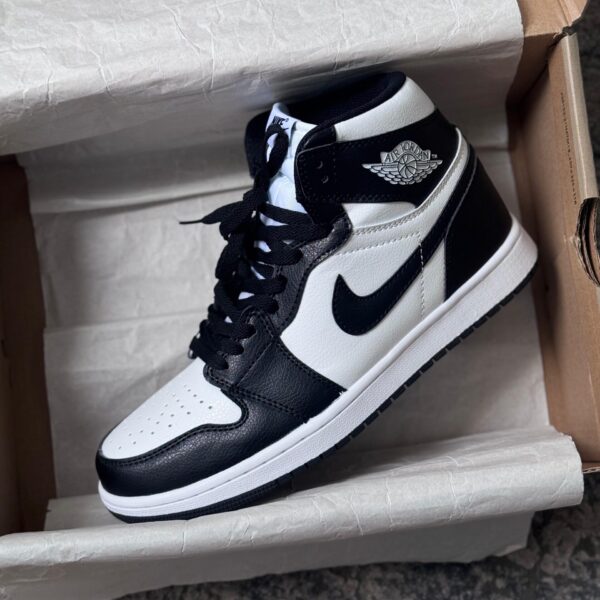 JORDAN Retro 1 Panda
