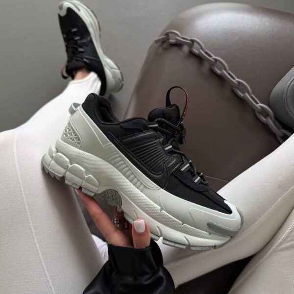 Nike Vomero 5