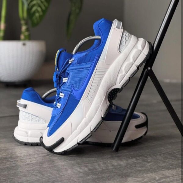 Nike Vomero 5