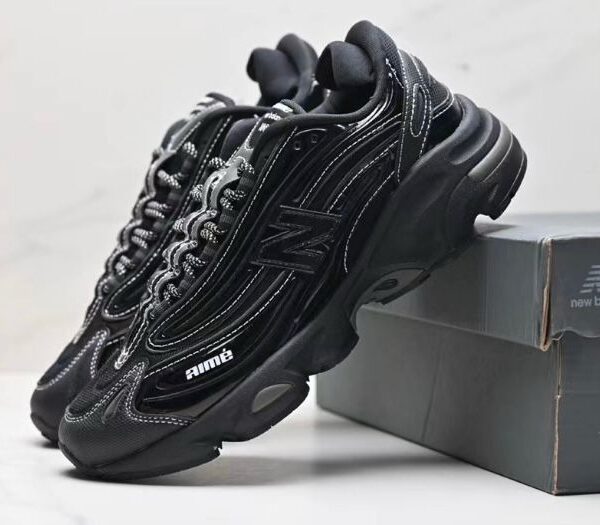 NEW BALANCE 1000