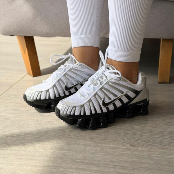 NIKE SHOX GUSANO
