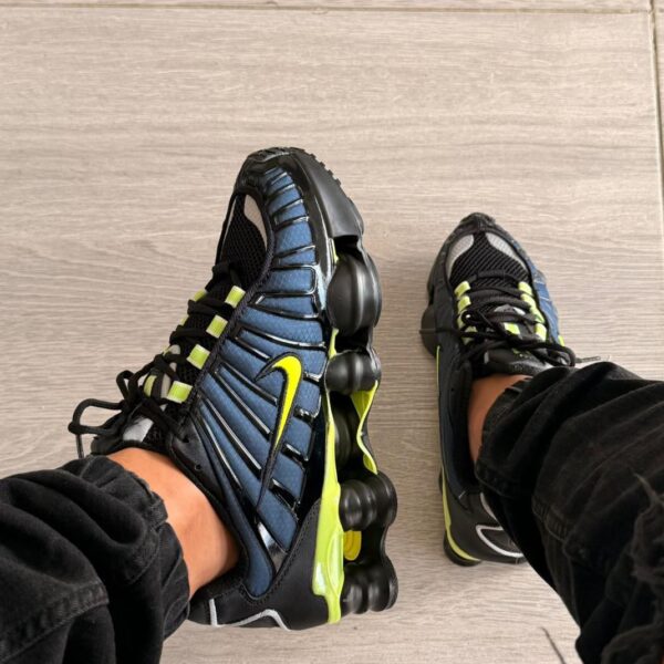 NIKE SHOX GUSANO