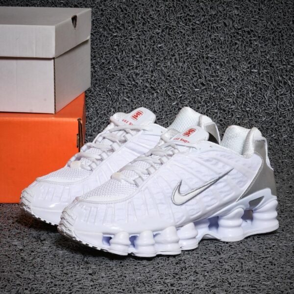 NIKE SHOX GUSANO