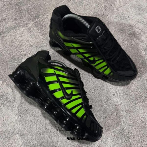NIKE SHOX GUSANO