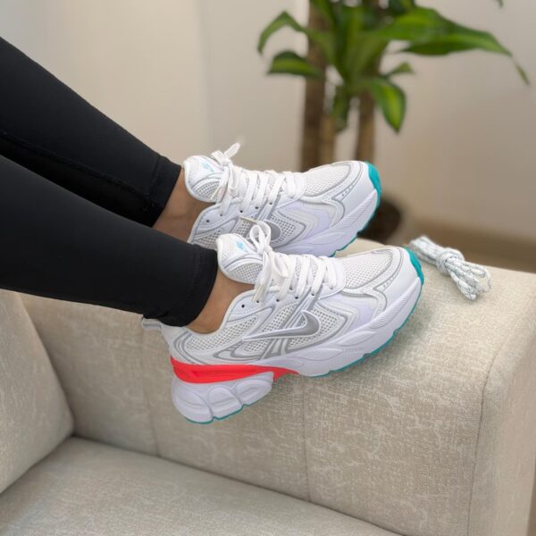 NIKE ZOOM MONARSH DAMA