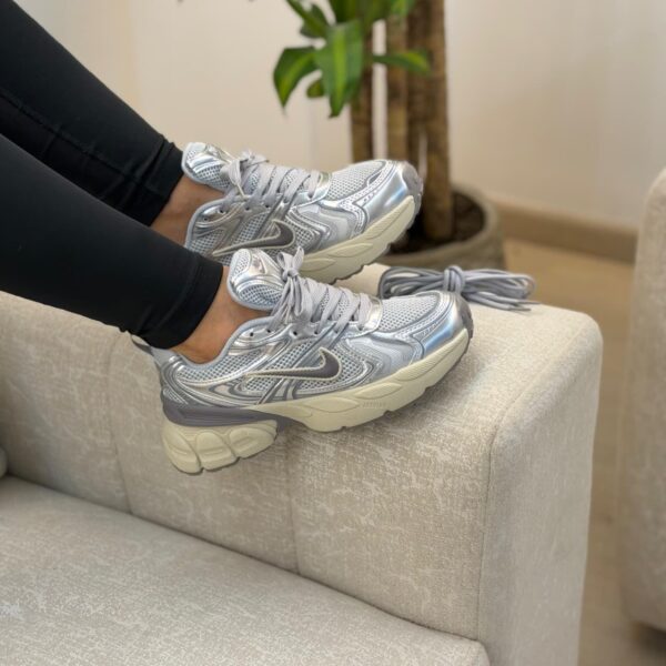 NIKE ZOOM MONARSH DAMA