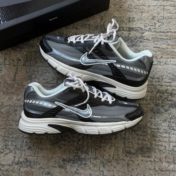 NIKE INITIATOR