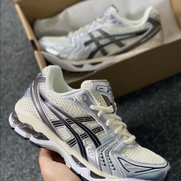 ASICS KAYANO