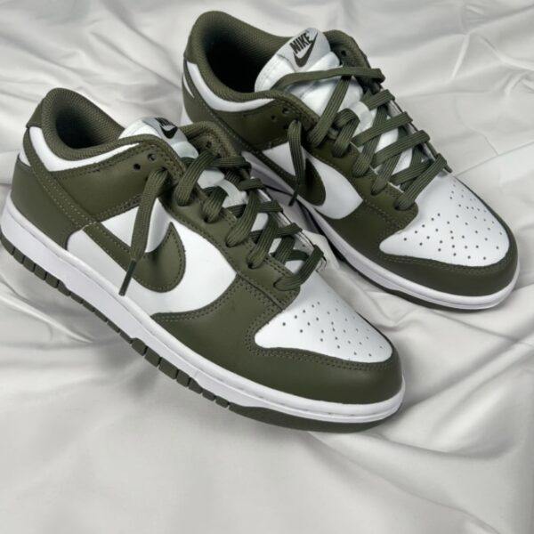 NIKE SB DUNK LOW OLIVE