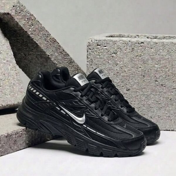 NIKE INITIATOR